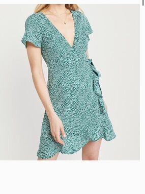 Abercrombie Wrap Mini Dress Green Floral Flutter Sleeve Tie Waist Size Large